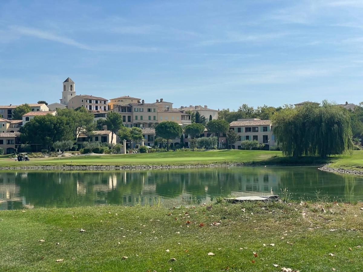 Bed and Breakfast Les Cistes Mallemort Esterno foto